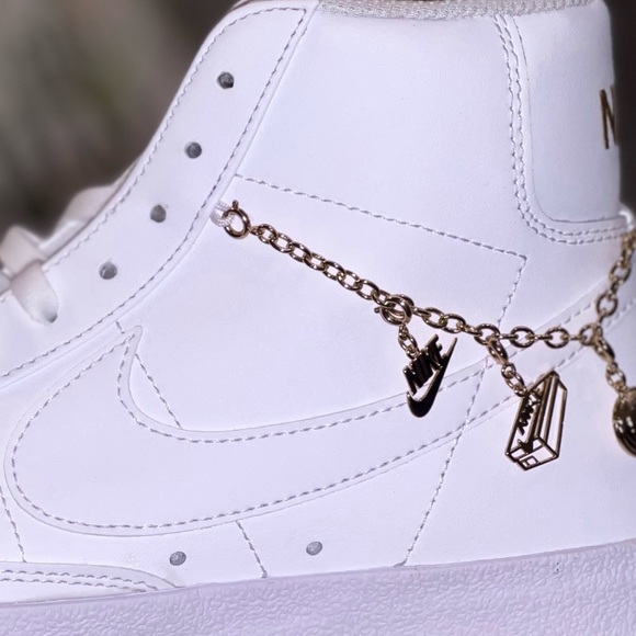 White Nike Blazers - Picture 5 of 8